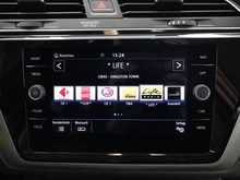 VW Touran Comfortline TDI SCR DSG 7-Sitzer in Pure White