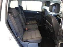 VW Touran Comfortline TDI SCR DSG 7-Sitzer in Pure White