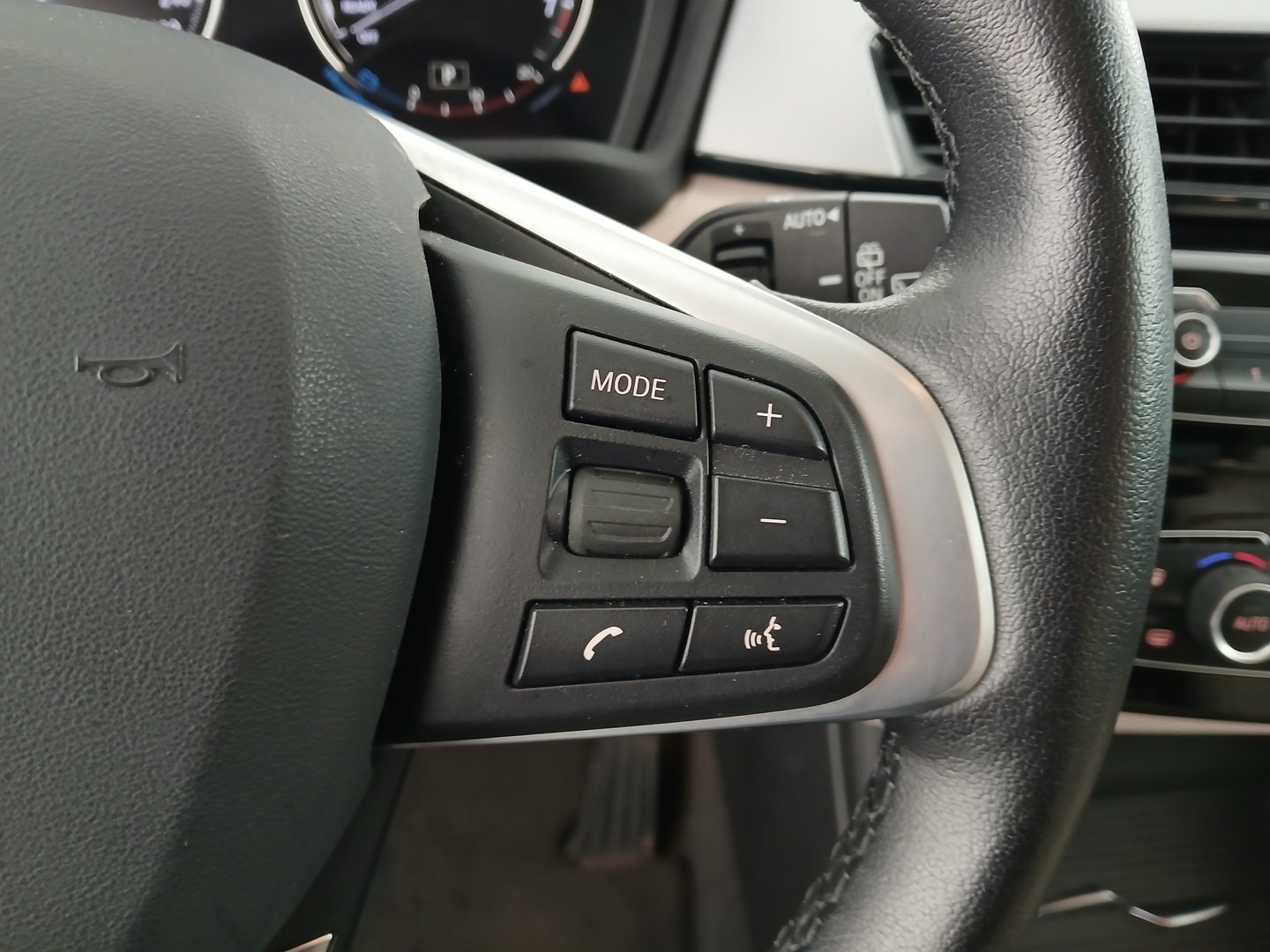 BMW X1 sDrive18i Advantage Aut. | Bild 18 von 32