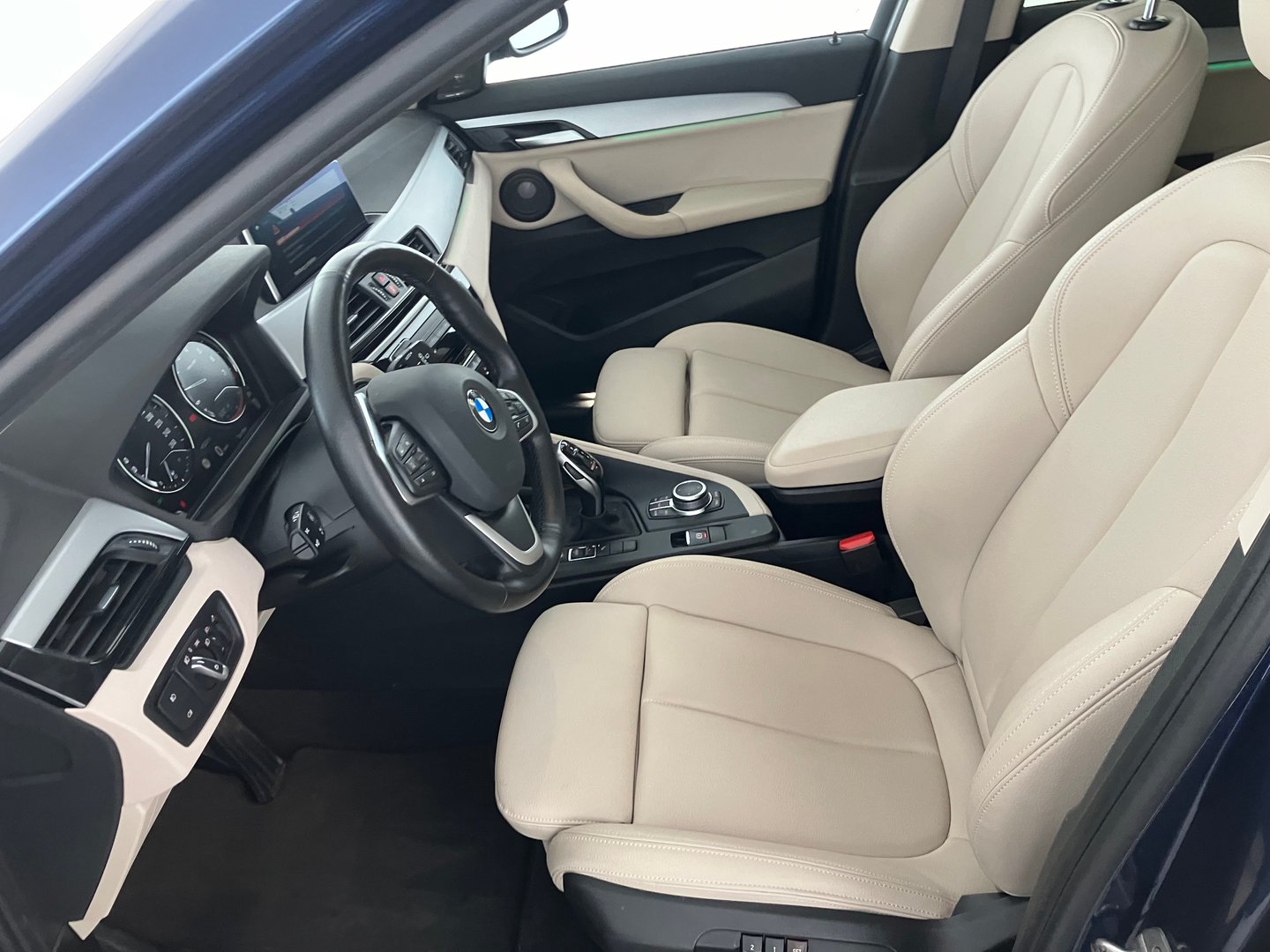 BMW X1 sDrive18i Advantage Aut. | Bild 6 von 25