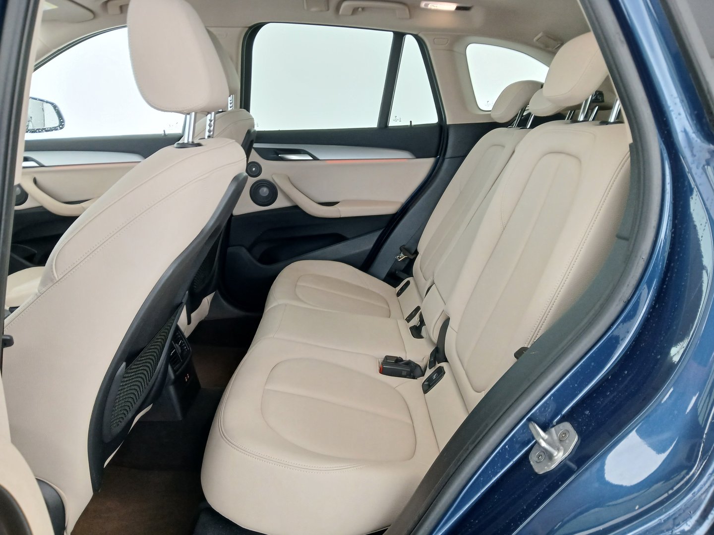 BMW X1 sDrive18i Advantage Aut. | Bild 28 von 32