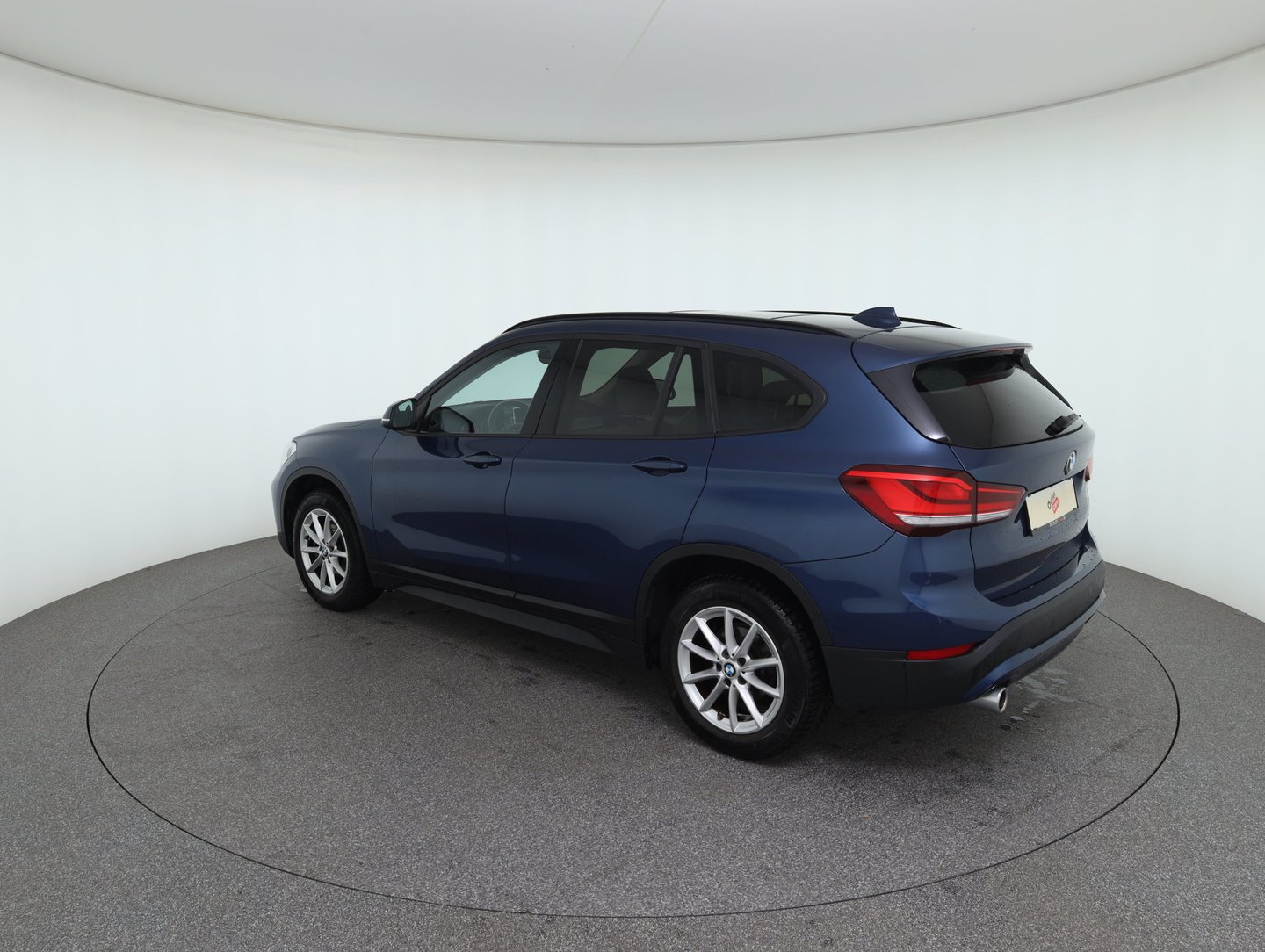 BMW X1 sDrive18i Advantage Aut. | Bild 7 von 32