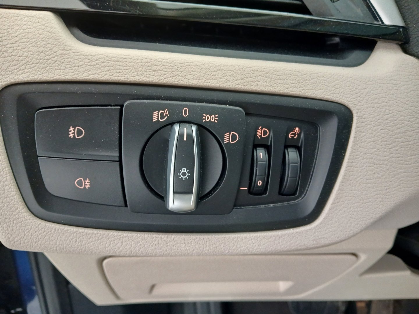 BMW X1 sDrive18i Advantage Aut. | Bild 13 von 32