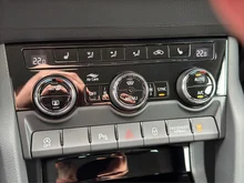 Škoda Karoq Selection TDI DSG in Graphit-Grau Metallic
