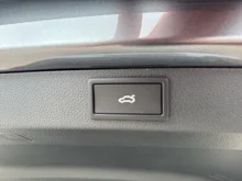 Škoda Karoq Selection TDI DSG in Graphit-Grau Metallic