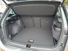 Škoda Karoq Selection TDI DSG in Graphit-Grau Metallic