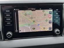 Škoda Karoq Selection TDI DSG in Graphit-Grau Metallic