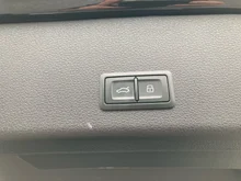 Audi e-tron 50 quattro 230 kW Business in Brillantschwarz