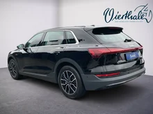 Audi e-tron 50 quattro 230 kW Business in Brillantschwarz