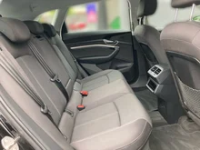 Audi e-tron 50 quattro 230 kW Business in Brillantschwarz