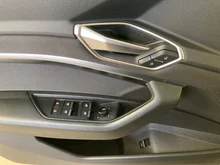 Audi e-tron 50 quattro 230 kW Business in Brillantschwarz