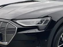 Audi e-tron 50 quattro 230 kW Business in Brillantschwarz