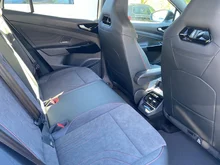 VW ID.4 GTX 4MOTION 250 kW Business -77 kWh in Gletscherweiß Metallic Dach schwarz