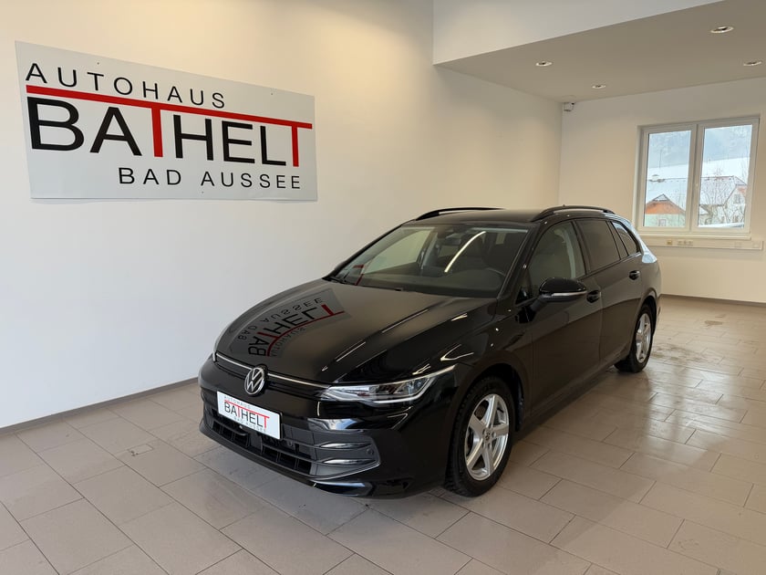 VW Golf Variant Life mHeV DSG