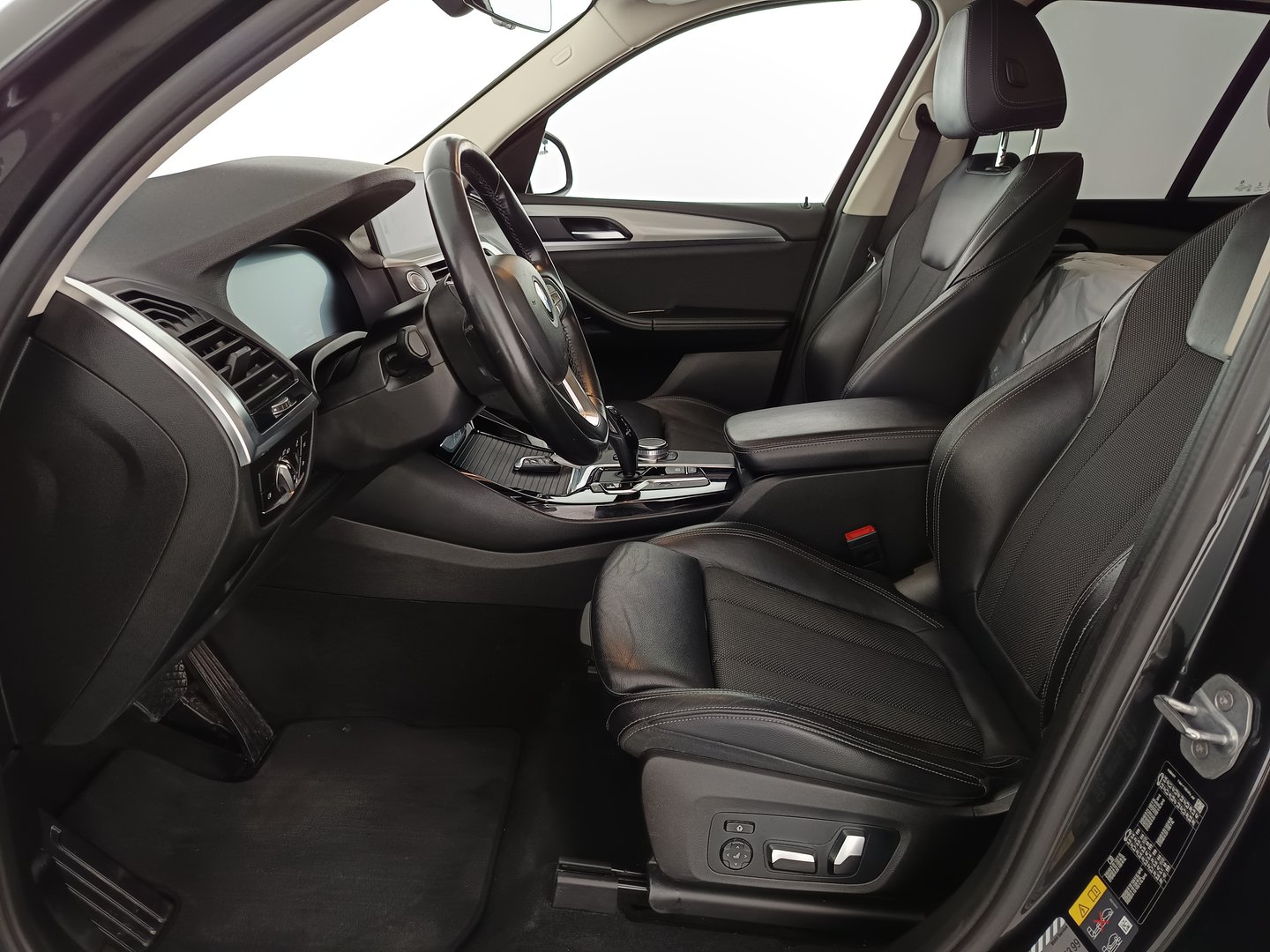 BMW X3 xDrive 30e Advantage | Bild 13 von 30