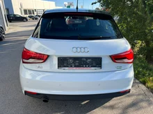 Audi A1 Sportback 1.0 TFSI intense in gletscherweiß metallic