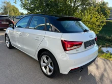 Audi A1 Sportback 1.0 TFSI intense in gletscherweiß metallic