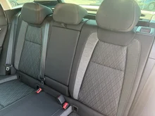 Škoda Karoq 4x4 Selection TDI DSG in Moon-Weiß Metallic