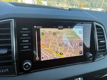 Škoda Karoq 4x4 Selection TDI DSG in Moon-Weiß Metallic