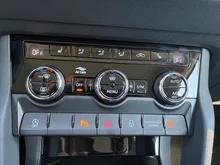 Škoda Karoq 4x4 Selection TDI DSG in Moon-Weiß Metallic