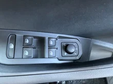 Škoda Karoq 4x4 Selection TDI DSG in Moon-Weiß Metallic