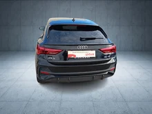 Audi Q3 Sportback 35 TDI S line exterieur in 0E Mythosschwarz Metallic