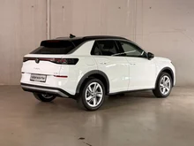 VW T-Roc Life eTSI DSG in Pure White Dach Black Uni