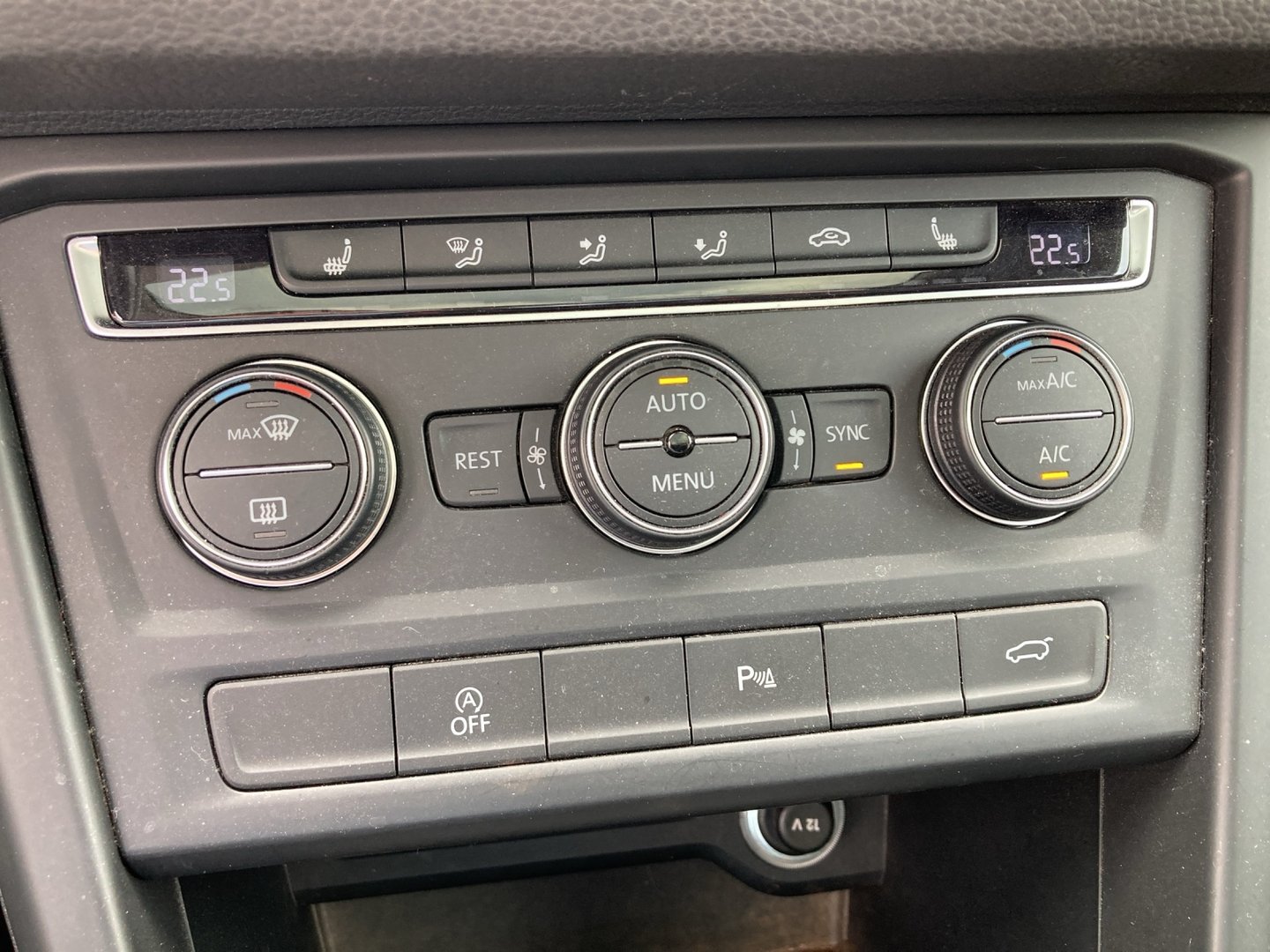 VW Touran TDI SCR 7-Sitzer | Bild 12 von 16