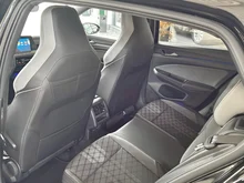 VW Golf R-Line TSI in Grenadillschwarz Metallic
