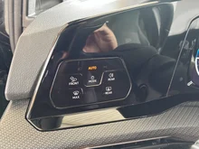 VW Golf R-Line TSI in Grenadillschwarz Metallic