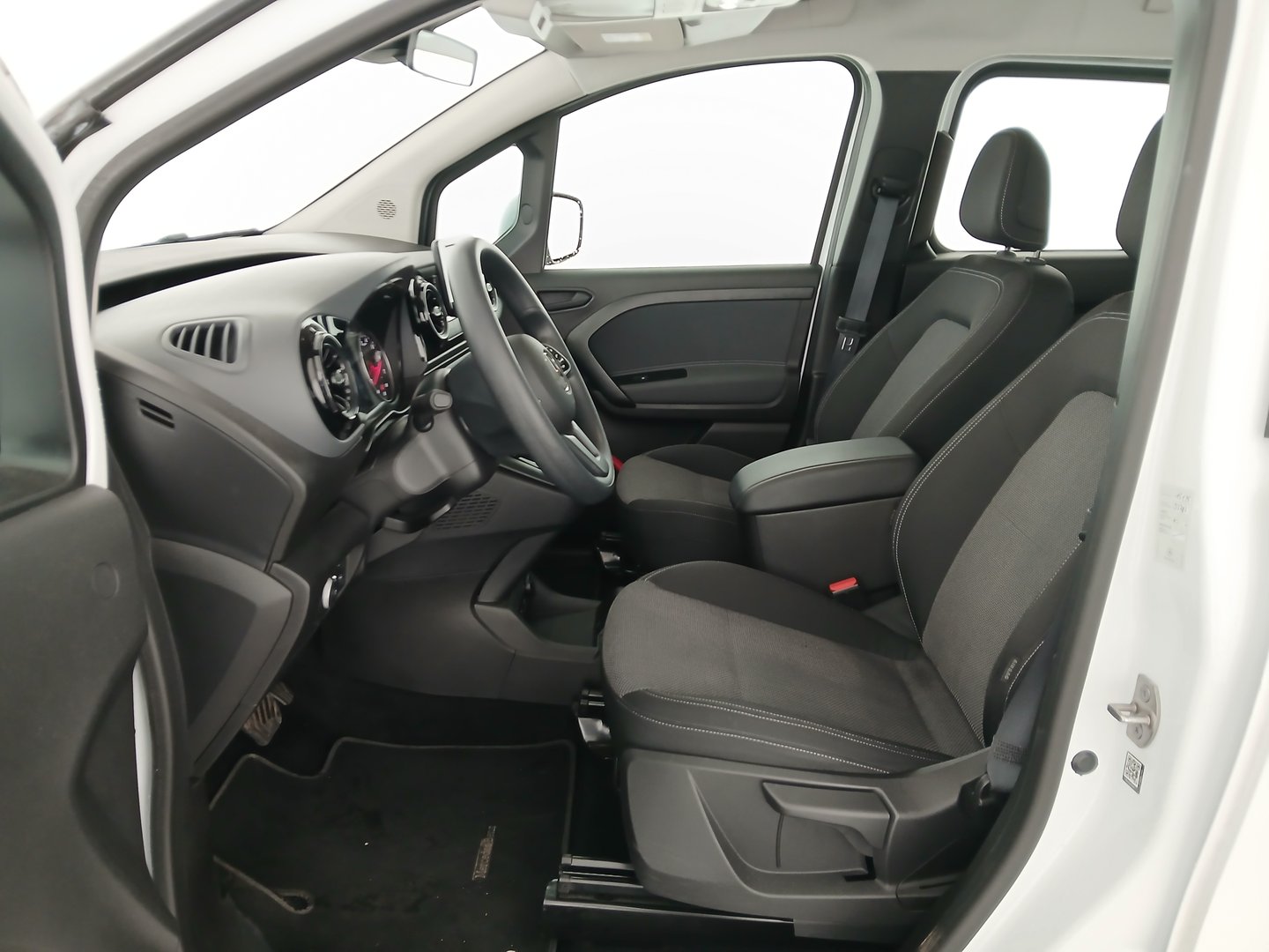 Mercedes T-Klasse 180 Progressive Aut. | Bild 13 von 28