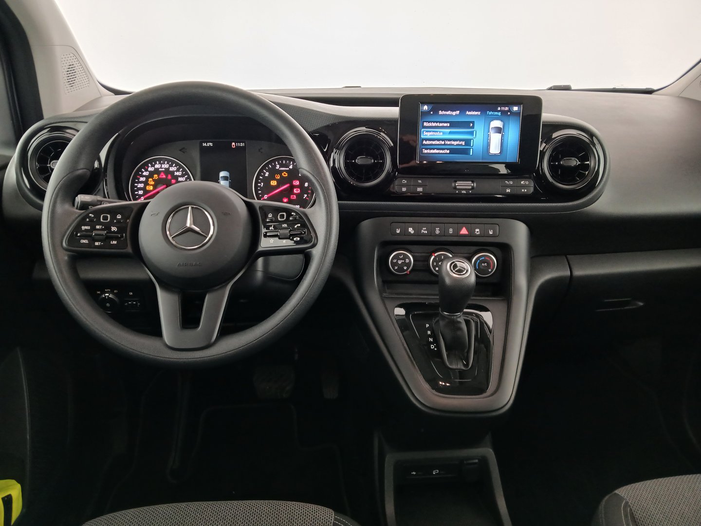 Mercedes T-Klasse 180 Progressive Aut. | Bild 14 von 28