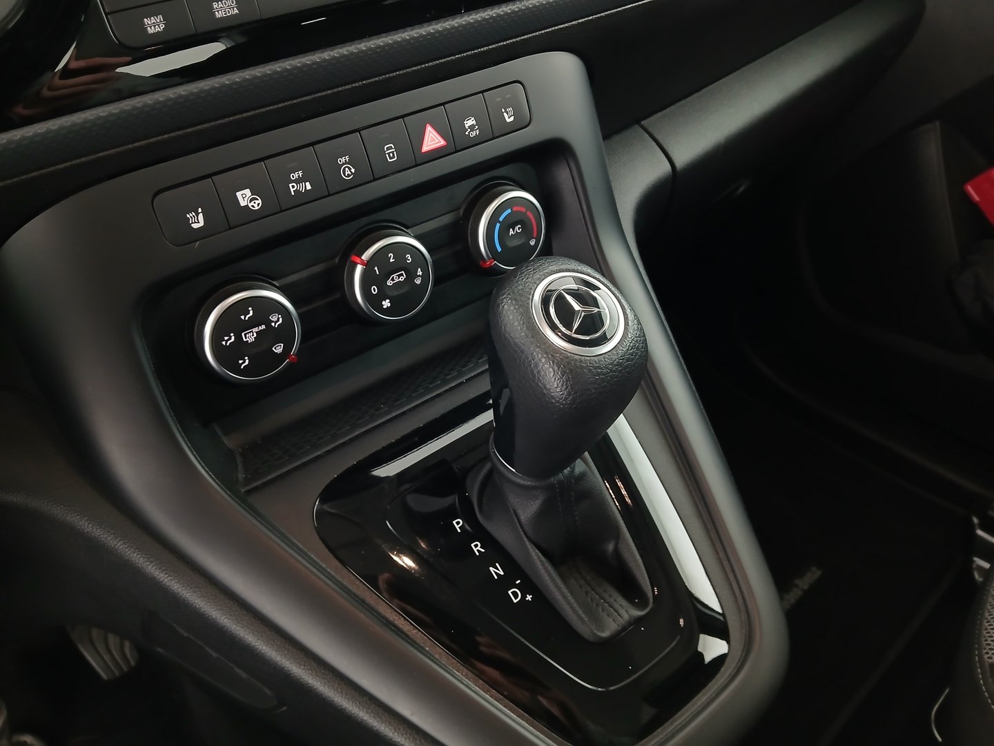 Mercedes T-Klasse 180 Progressive Aut. | Bild 24 von 28