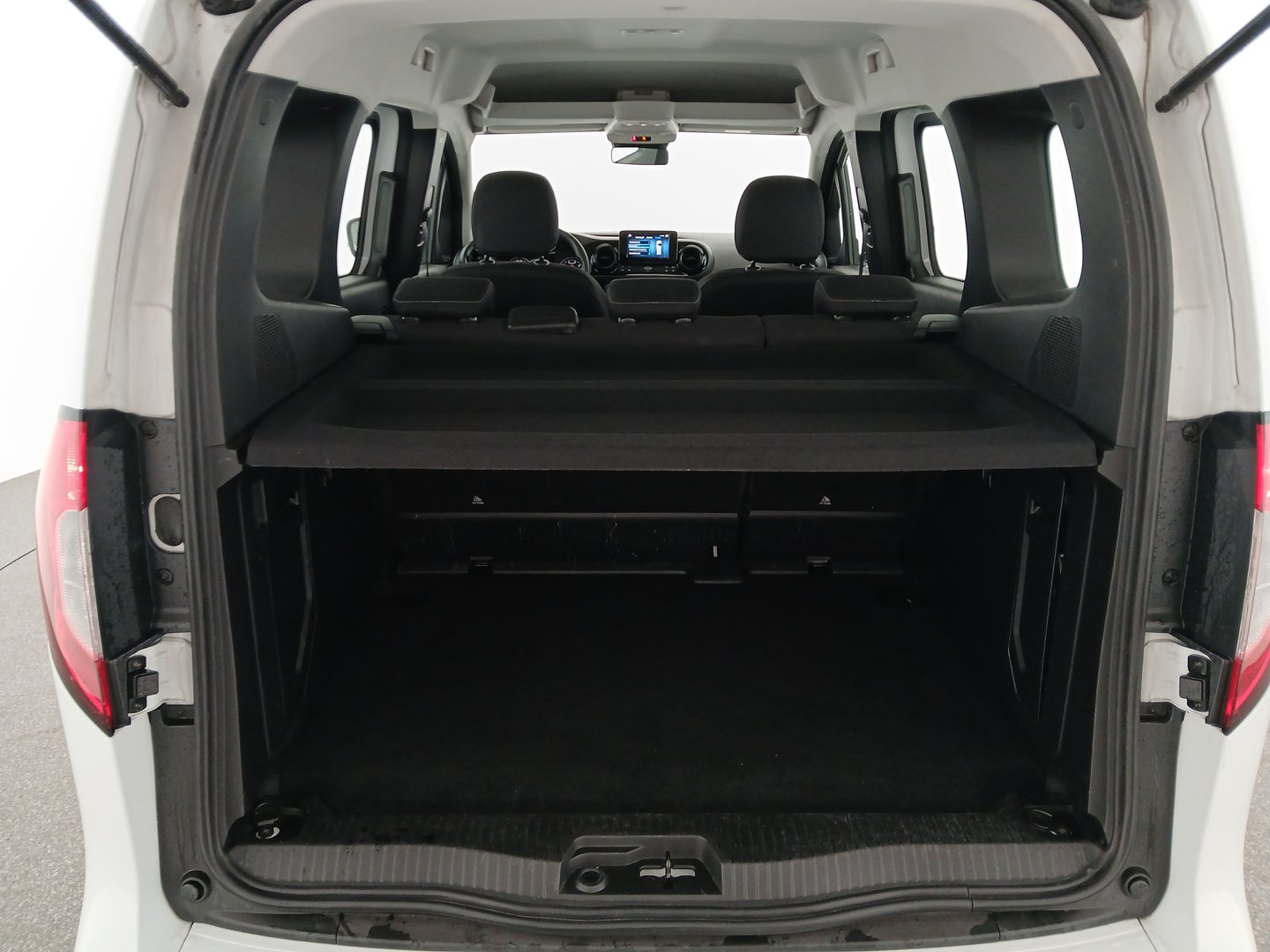 Mercedes T-Klasse 180 Progressive Aut. | Bild 26 von 28