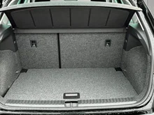 SEAT Arona Reference Edition 1.0 TSI in Nacht-Schwarz Metallic