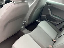 SEAT Arona Reference Edition 1.0 TSI in Nacht-Schwarz Metallic