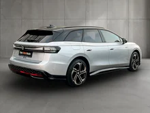 VW ID.7 Tourer GTX 4MOTION 250kW Business in Scale Silver Metallic Dach Schwarz
