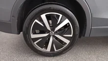 VW Tiguan Elegance eHybrid DSG 150 kW in Delfingrau Metallic