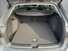 VW Golf Variant Business mHeV TSI DSG in Delfingrau Metallic
