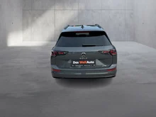 VW Golf Variant Business mHeV TSI DSG in Delfingrau Metallic