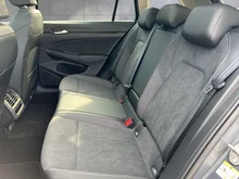 VW Golf Variant Business mHeV TSI DSG in Delfingrau Metallic