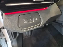 VW ID.4 Pro 210 kW Business in Gletscherweiß Metallic Dach schwarz