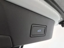 VW ID.4 Pro 210 kW Business in Gletscherweiß Metallic Dach schwarz