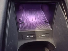 VW ID.4 Pro 210 kW Business in Gletscherweiß Metallic Dach schwarz