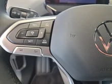 VW ID.4 Pro 210 kW Business in Gletscherweiß Metallic Dach schwarz