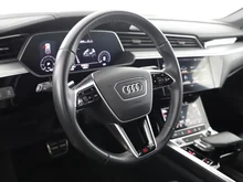 Audi e-tron Sportback 50 quattro 230 kW in BRILLANTSCHWARZ