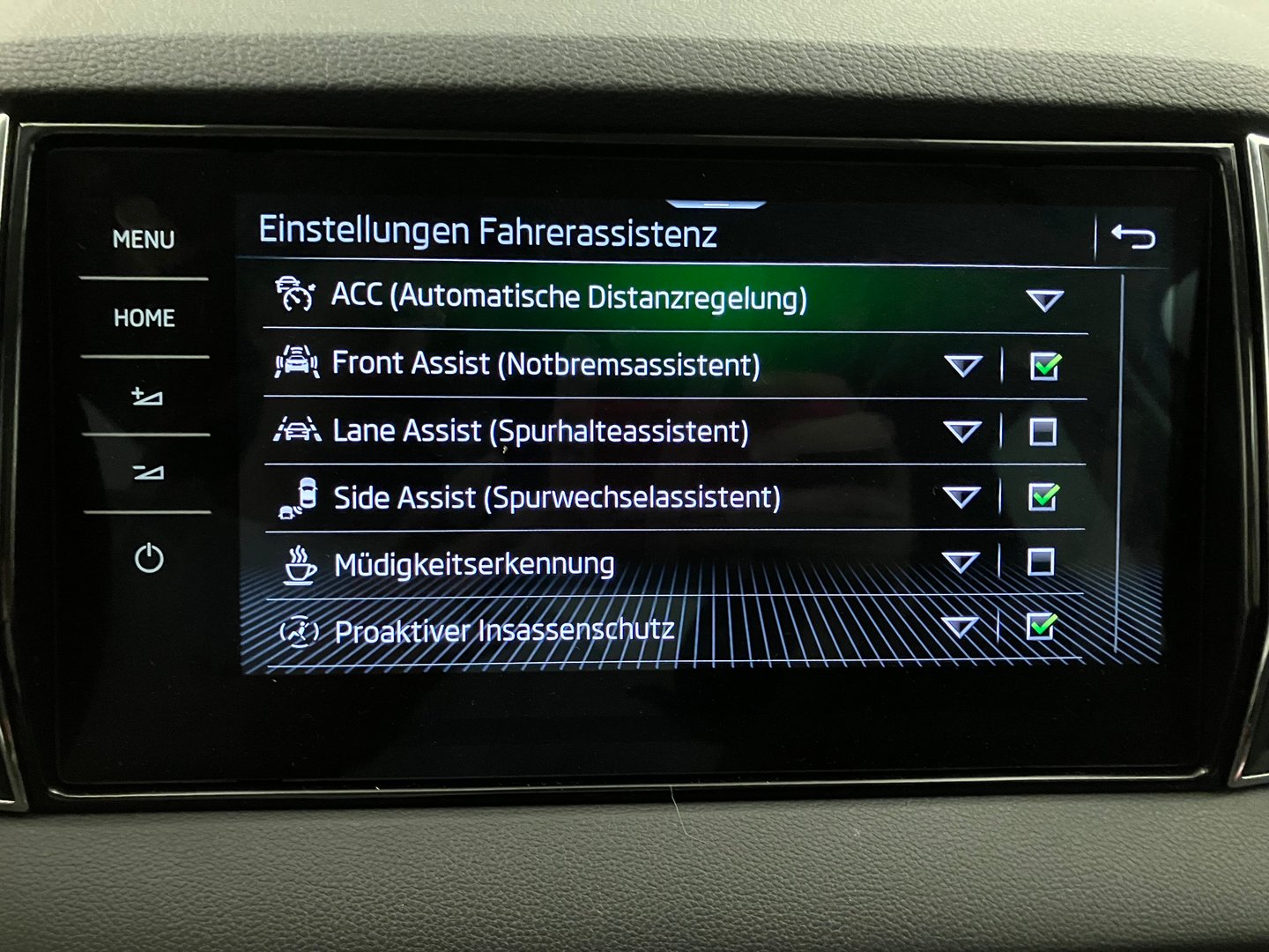 Škoda KAROQ Style SC TDI | Bild 21 von 31