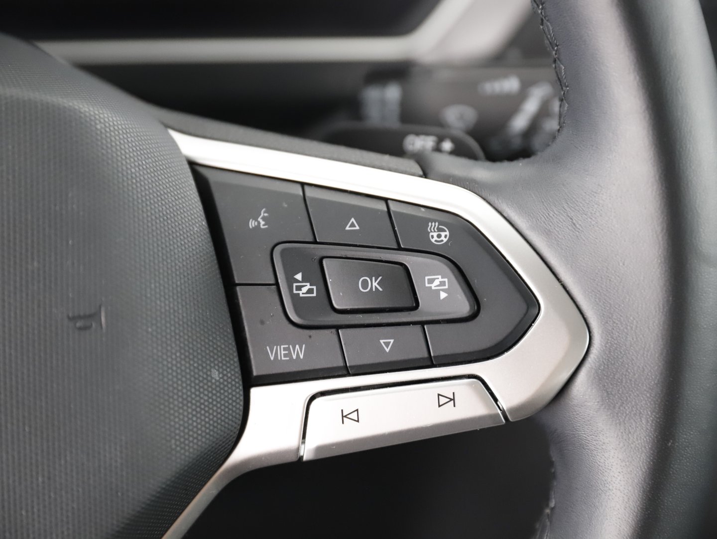 VW Tiguan Life TDI 4MOTION DSG | Bild 12 von 25