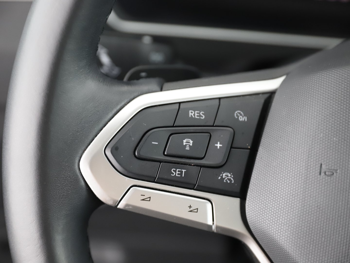 VW Tiguan Life TDI 4MOTION DSG | Bild 11 von 25