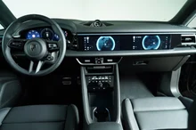 Porsche Macan Turbo in tiefschwarzmetallic